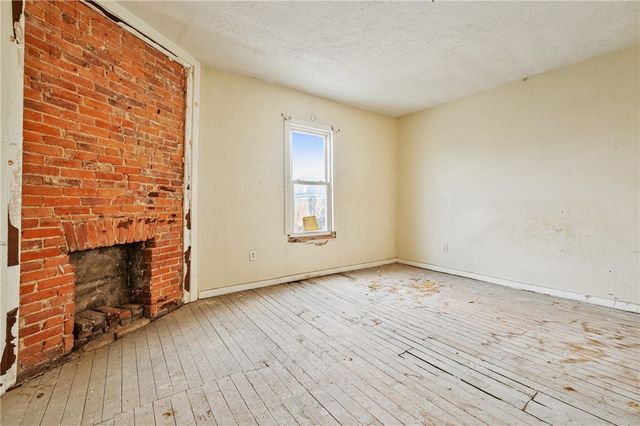 1008 Chartiers Ave, Elliott, PA 15220