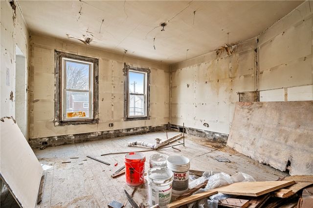 1008 Chartiers Ave, Elliott, PA 15220