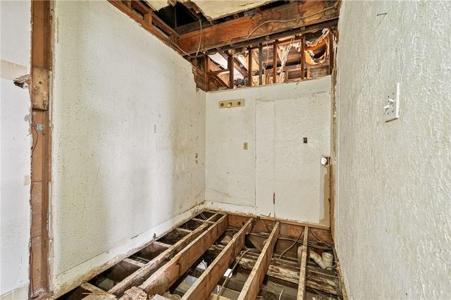 1008 Chartiers Ave, Elliott, PA 15220