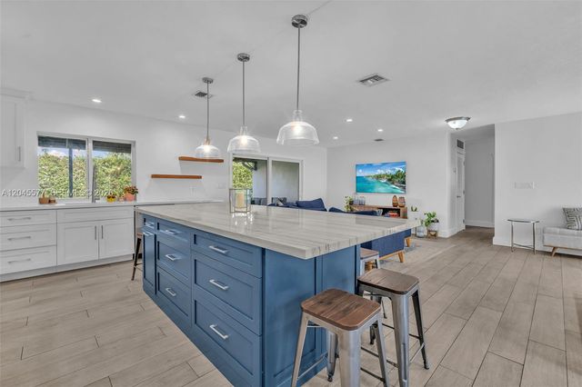 1807 SW 102nd Place, Miami, FL 33165
