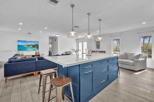 1807 SW 102nd Place, Miami, FL 33165