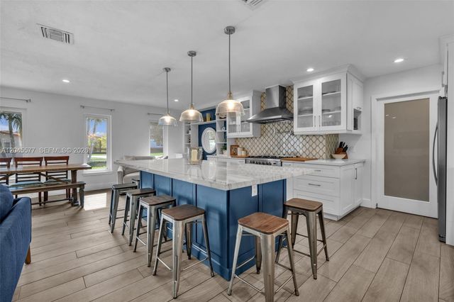 1807 SW 102nd Place, Miami, FL 33165