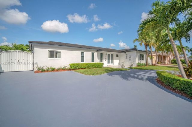 1807 SW 102nd Place, Miami, FL 33165