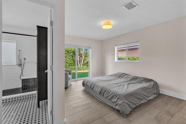 1807 SW 102nd Place, Miami, FL 33165