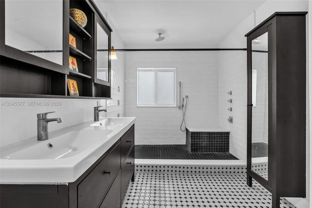 1807 SW 102nd Place, Miami, FL 33165