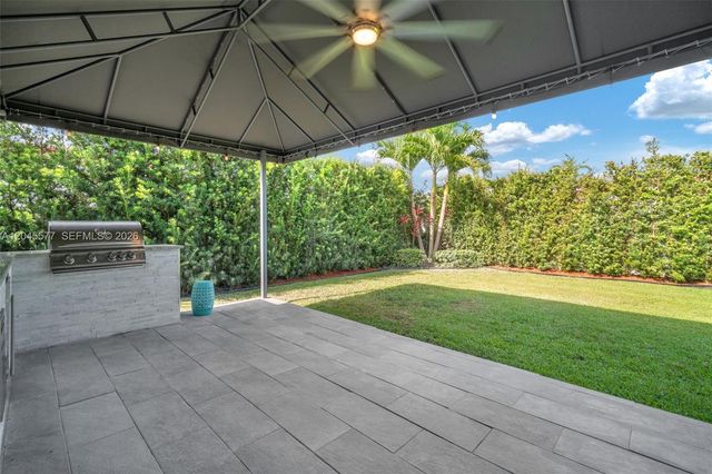 1807 SW 102nd Place, Miami, FL 33165