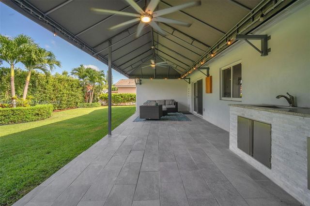 1807 SW 102nd Place, Miami, FL 33165
