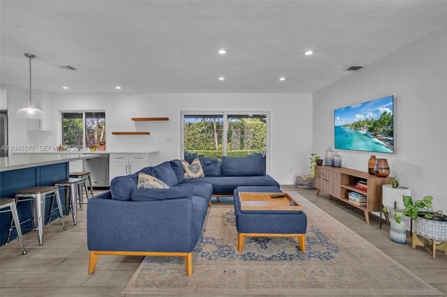 1807 SW 102nd Place, Miami, FL 33165