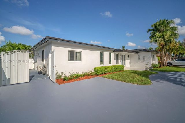 1807 SW 102nd Place, Miami, FL 33165