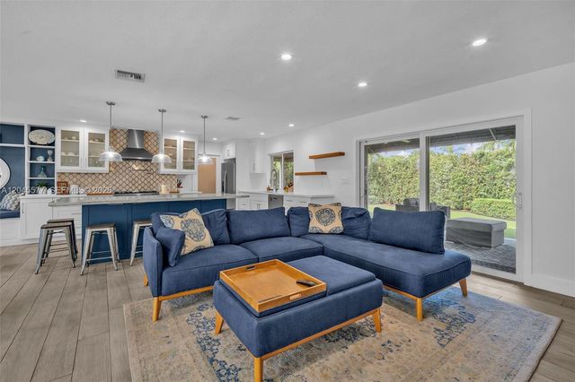 1807 SW 102nd Place, Miami, FL 33165