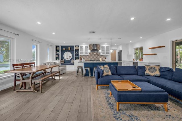 1807 SW 102nd Place, Miami, FL 33165