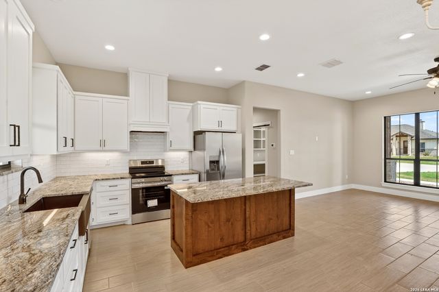 721 N Dickson, Poth, TX 78147