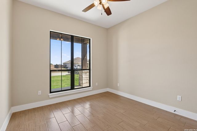721 N Dickson, Poth, TX 78147