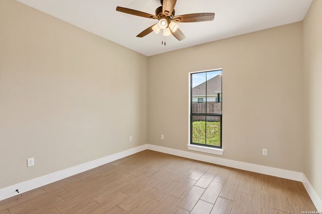 721 N Dickson, Poth, TX 78147