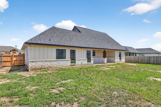 721 N Dickson, Poth, TX 78147