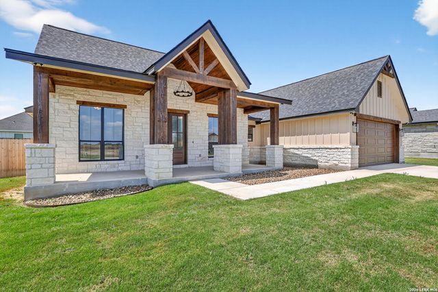 721 N Dickson, Poth, TX 78147
