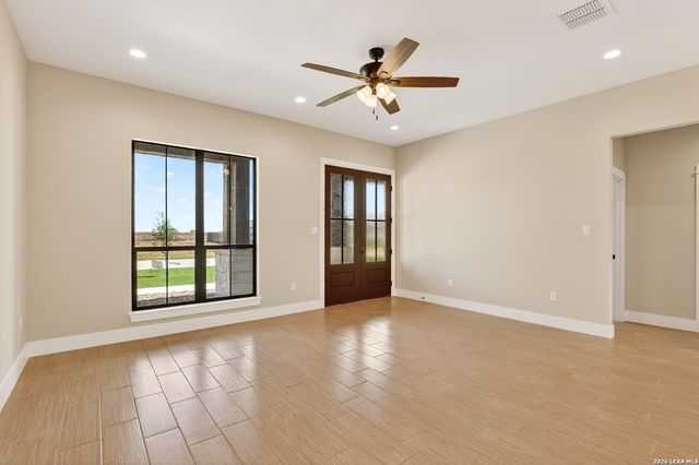 721 N Dickson, Poth, TX 78147