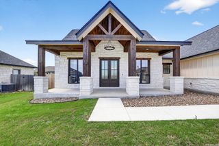 721 N Dickson, Poth, TX 78147