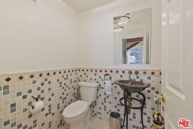 370 Ranch Road, Mammoth Lakes, CA 93546