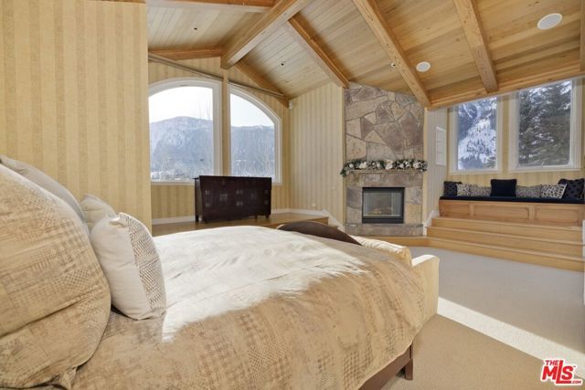 370 Ranch Road, Mammoth Lakes, CA 93546