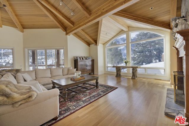 370 Ranch Road, Mammoth Lakes, CA 93546