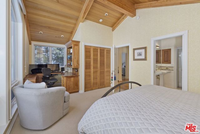 370 Ranch Road, Mammoth Lakes, CA 93546