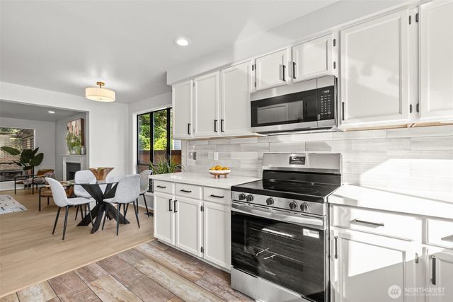 29105 13th Avenue S, Federal Way, WA 98003