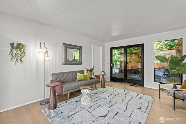 29105 13th Avenue S, Federal Way, WA 98003