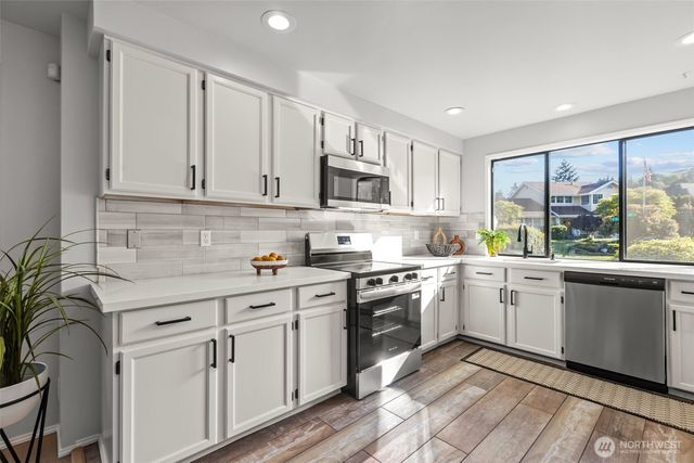 29105 13th Avenue S, Federal Way, WA 98003