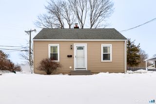 6 Norwich Lane, East Hartford, CT 06118