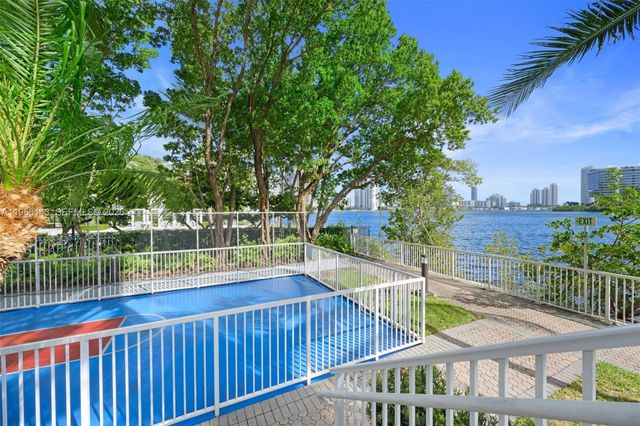 3301 NE 183 2209, Aventura, FL 33160