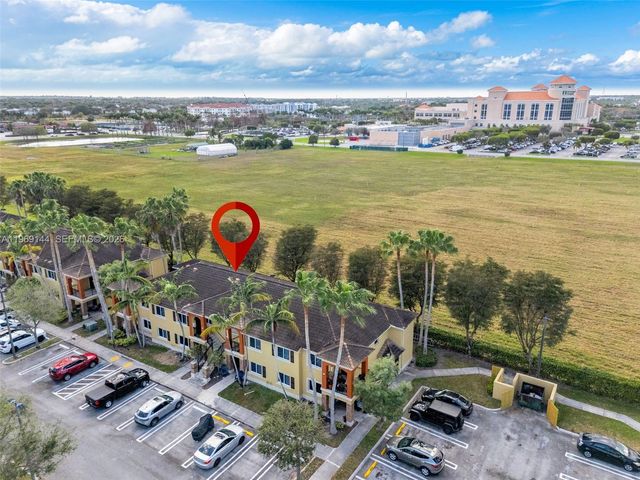 990 NE 33rd Ter 102, Homestead, FL 33033