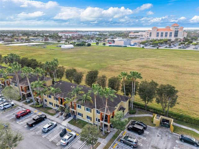 990 NE 33rd Ter 102, Homestead, FL 33033