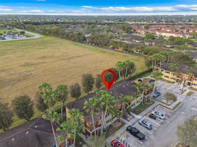 990 NE 33rd Ter 102, Homestead, FL 33033