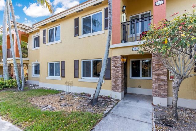 990 NE 33rd Ter 102, Homestead, FL 33033