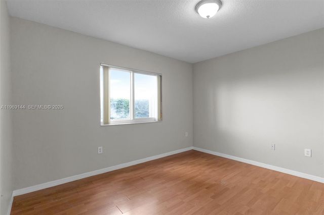 990 NE 33rd Ter 102, Homestead, FL 33033