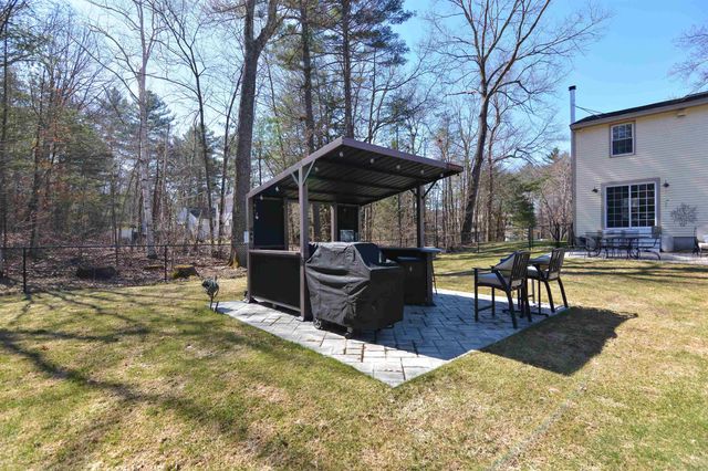 10 Whidden Lane, Litchfield, NH 03052