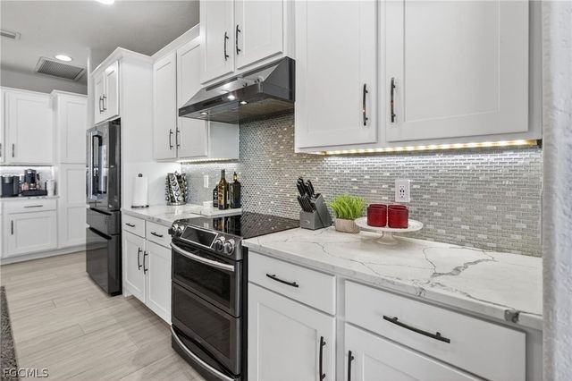 2930 Scenic View DR, Punta Gorda, FL 33950