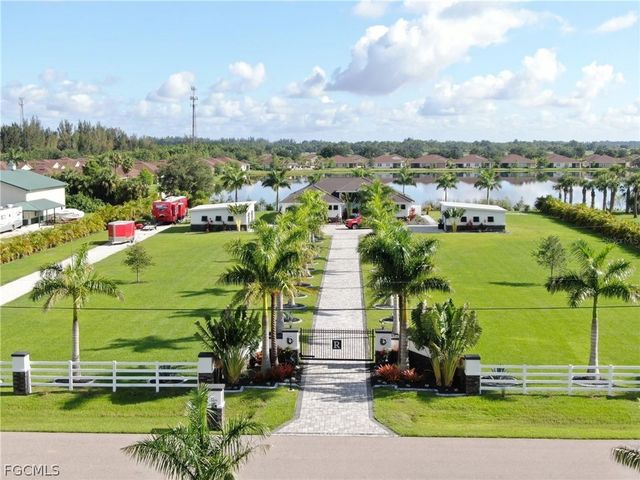 2930 Scenic View DR, Punta Gorda, FL 33950