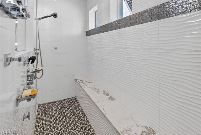 2930 Scenic View DR, Punta Gorda, FL 33950