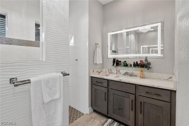 2930 Scenic View DR, Punta Gorda, FL 33950