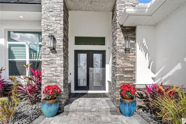 2930 Scenic View DR, Punta Gorda, FL 33950