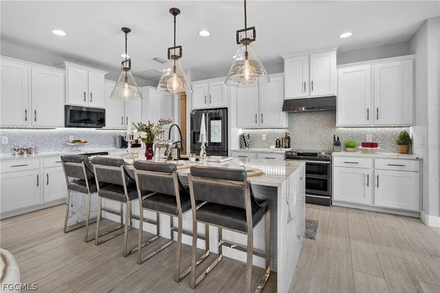 2930 Scenic View DR, Punta Gorda, FL 33950