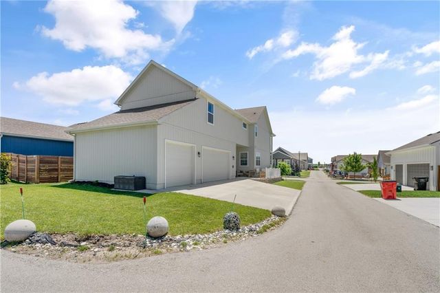 23500 E 11th Street S, Independence, MO 64056