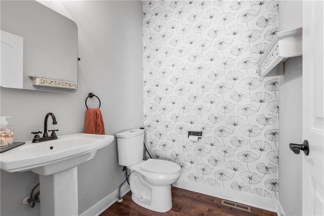 23500 E 11th Street S, Independence, MO 64056