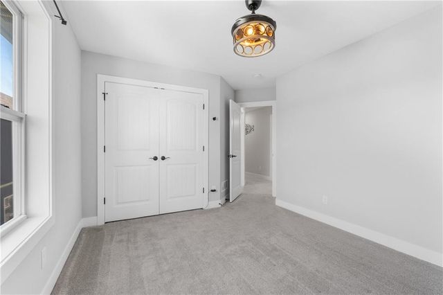 23500 E 11th Street S, Independence, MO 64056