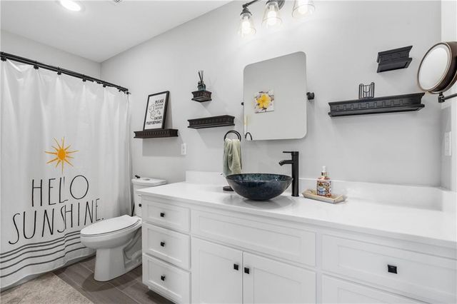 23500 E 11th Street S, Independence, MO 64056