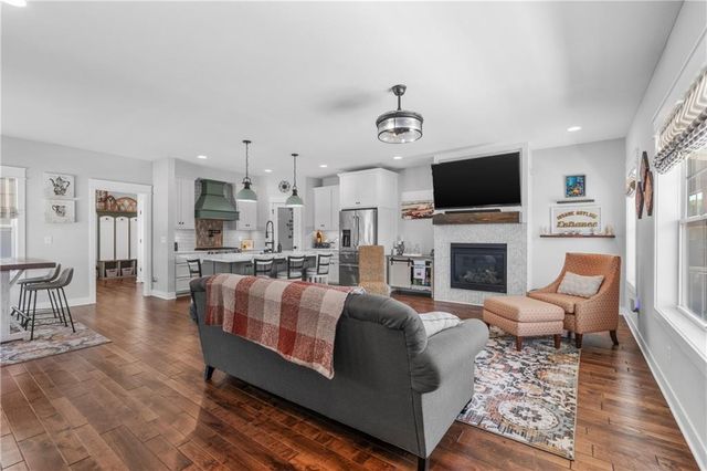 23500 E 11th Street S, Independence, MO 64056