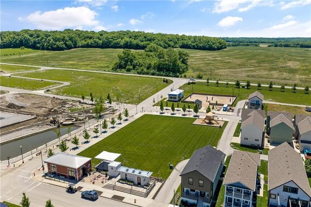 23500 E 11th Street S, Independence, MO 64056
