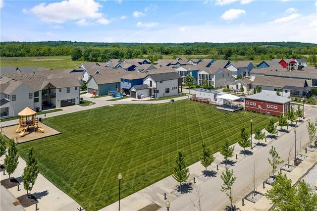 23500 E 11th Street S, Independence, MO 64056